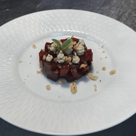 Beetroot tartar amuse-bouche