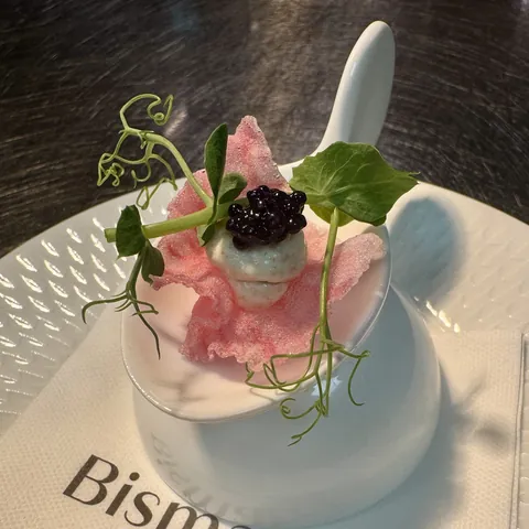 Crispy rose rice with hazelnut cream